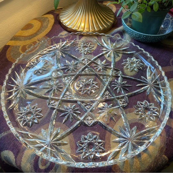 Vintage Early American Pattern Glass Platter - 13 1/2 Inch Serving Plate - Picture 2 of 6